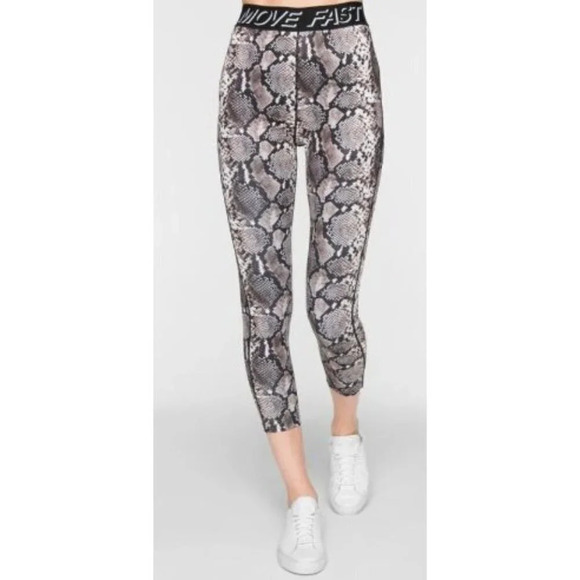 NWT PAM & GELA Move Fast Snake-Print 7/8 Leggings-sz Large - Picture 1 of 8
